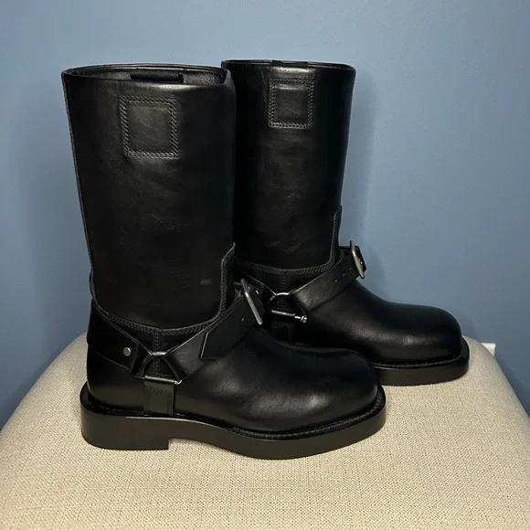 Burberry Black Saddle Low Leather Boots - Picture 3 of 10